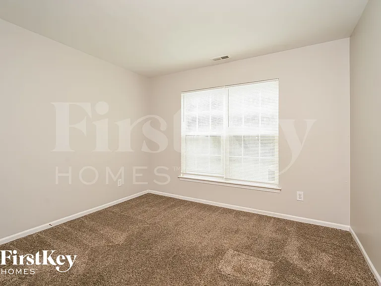 3760 Thornaby Cir — Photo 14