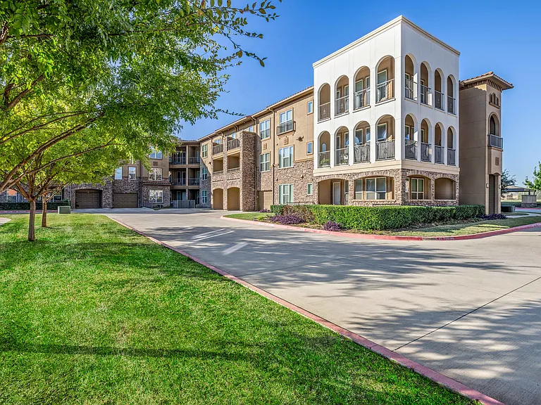 Welcome Home to Bexley Central Park!