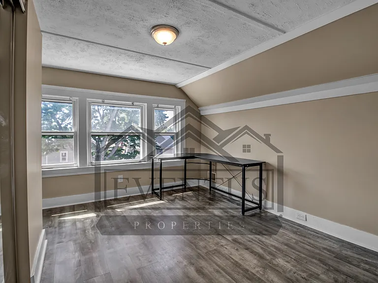 153 Winspear Ave #2 — Photo 7