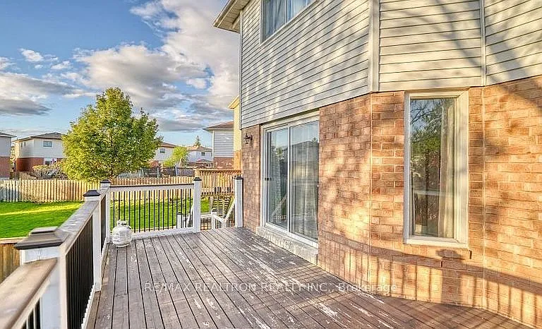 90 Oke Rd #MAIN FLOOR — Photo 33
