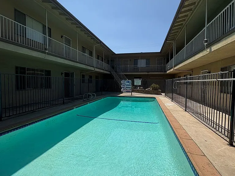 5945 Cloverly Apts — Photo 20