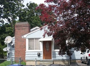 4 Everett St, Dorchester, MA 02122