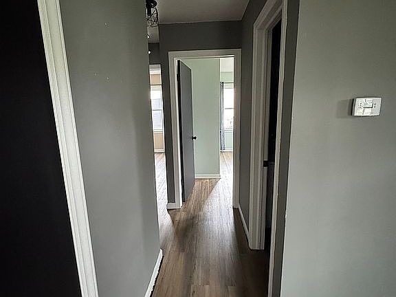 4th image of 110 Lee Ave