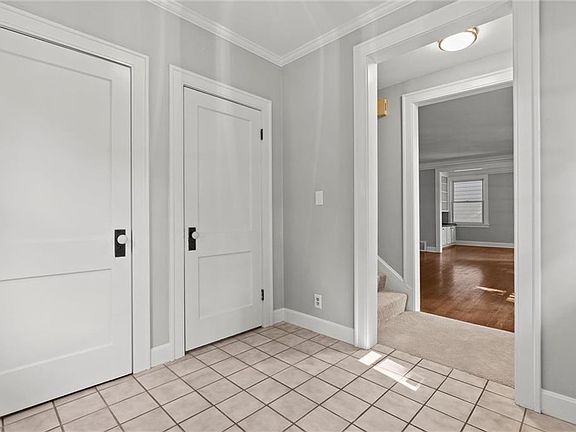5th image of 648 W 61st Ter
