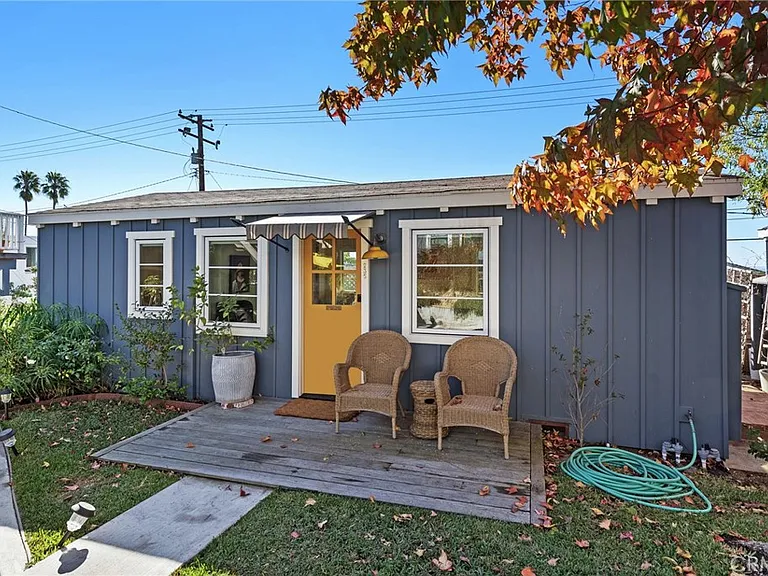 235 Cajon St — Photo 12