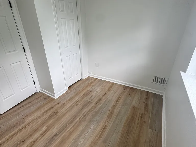 2105 N Pine St — Photo 9