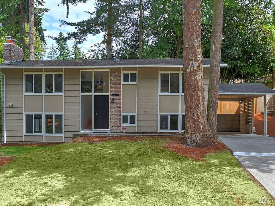 Move-in ready Spiritridge home in a great location! Updates galore! 