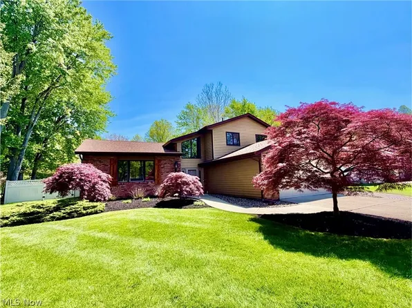 5275 Lenore Dr, Mentor, OH 44060