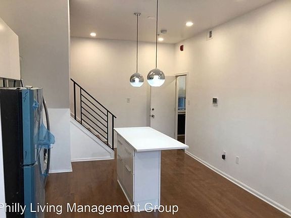 4th image of 1902 W Girard Ave #14885792