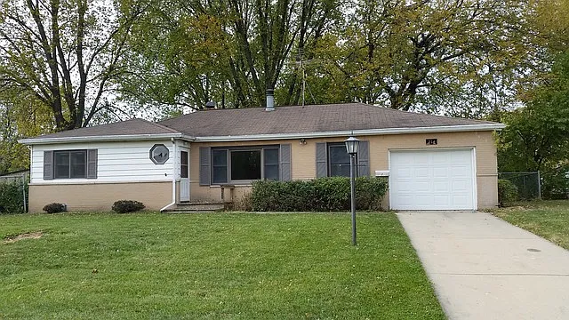214 Des Plaines Ln photo 1