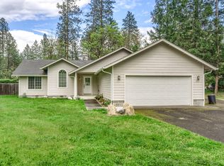 213 Verna Ln, Grants Pass, OR 97527