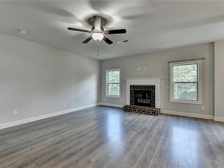 235 Bella Dr — Photo 23