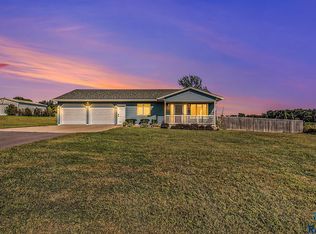 906 4th St, Baltic, SD 57003