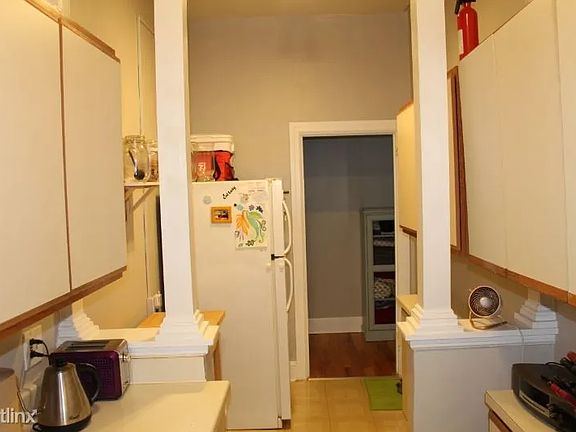 5th image of 828 S 48th St Floor 2