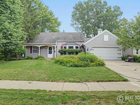 2nd image of 1720 Andover Ln SE