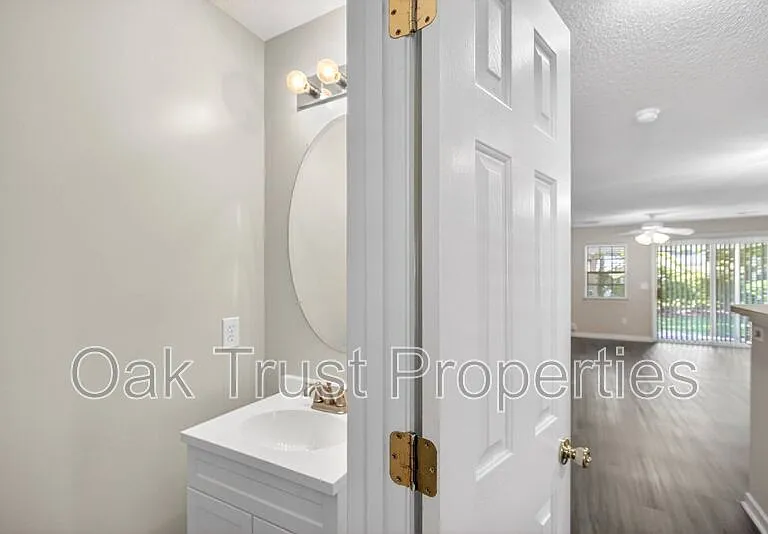 1001 Elm Hall Cir — Photo 6