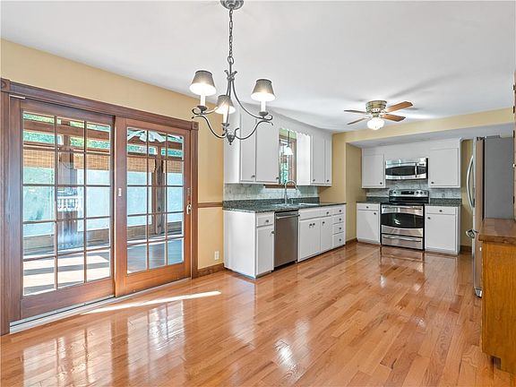 4th image of 11 Obeline Dr