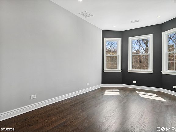 2nd image of 1138 W Wellington Ave APT 2R