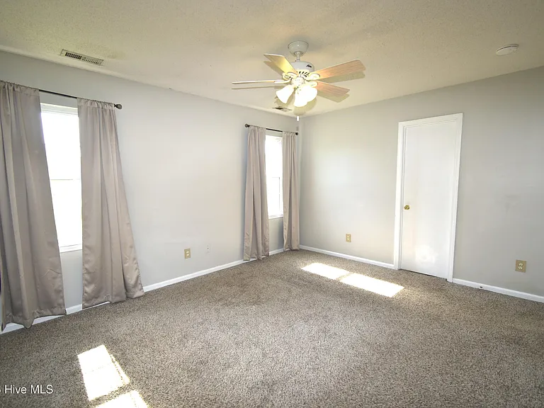309 Kenilworth Pl — Photo 16