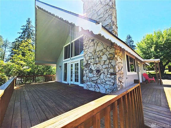 2nd image of 391 E Lakeshore Dr W
