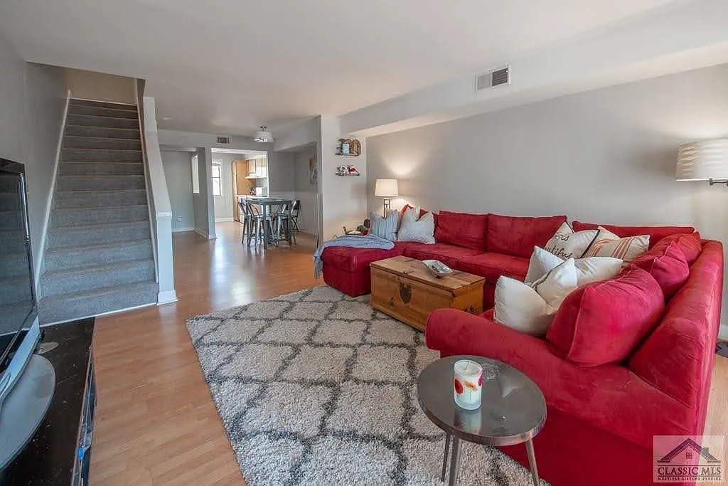 2 bed, 2.5 bath, 1250 sqft, $1,400 — Photo 4
