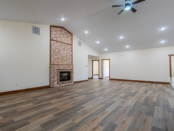 5th image of 2901 92nd Rd