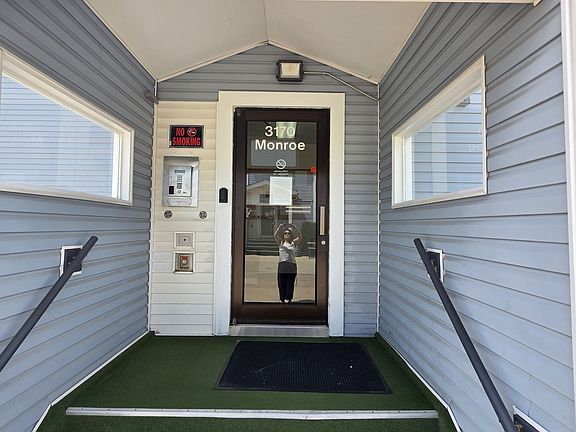 2nd image of 3170 W Monroe St APT 107