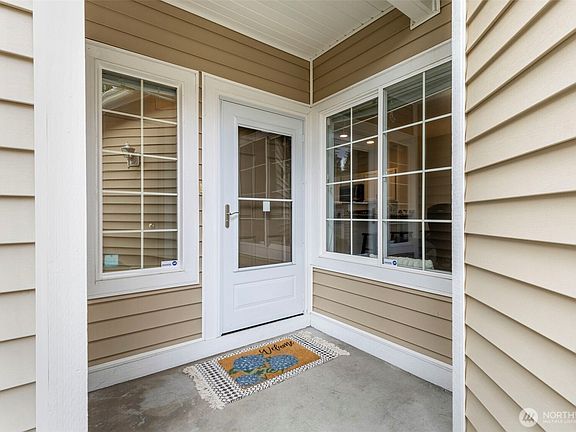 3rd image of 11591 Foothills Place NW