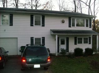 30 W Dogwood Dr, Poughkeepsie, NY 12601