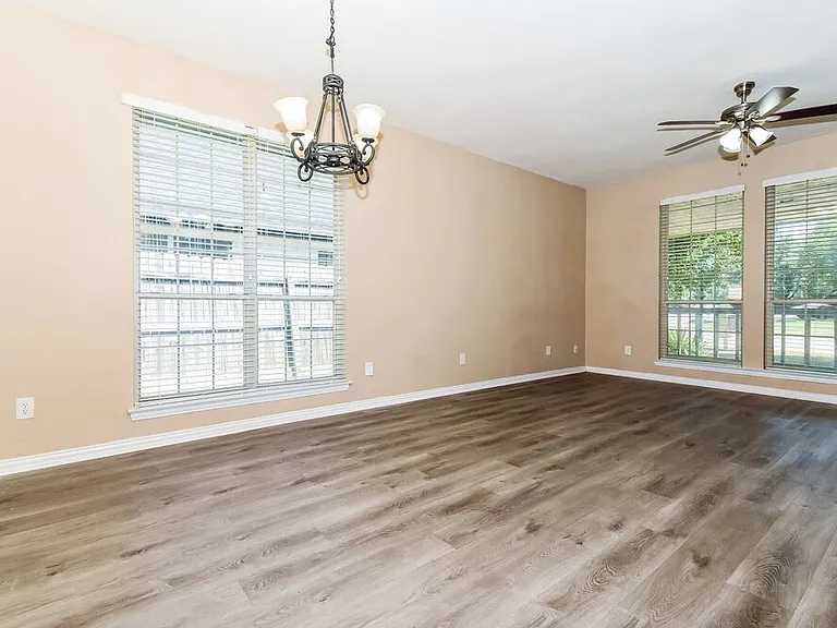 7921 Wayne Way — Photo 5