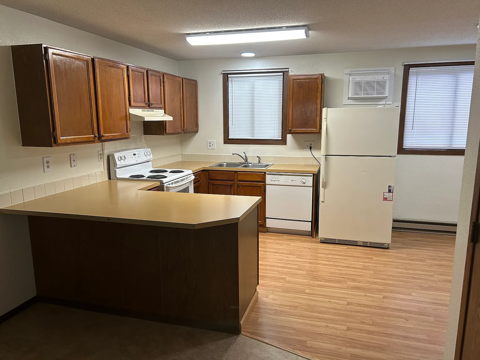 2 bed, 850 sqft, $1,200 — Photo 4