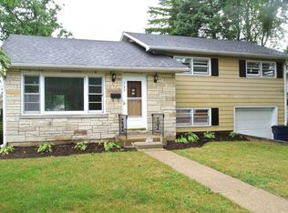 745 Golf Rd, Waukegan, IL 60087