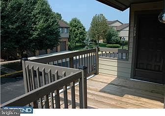3rd image of 1605 Augusta Cir