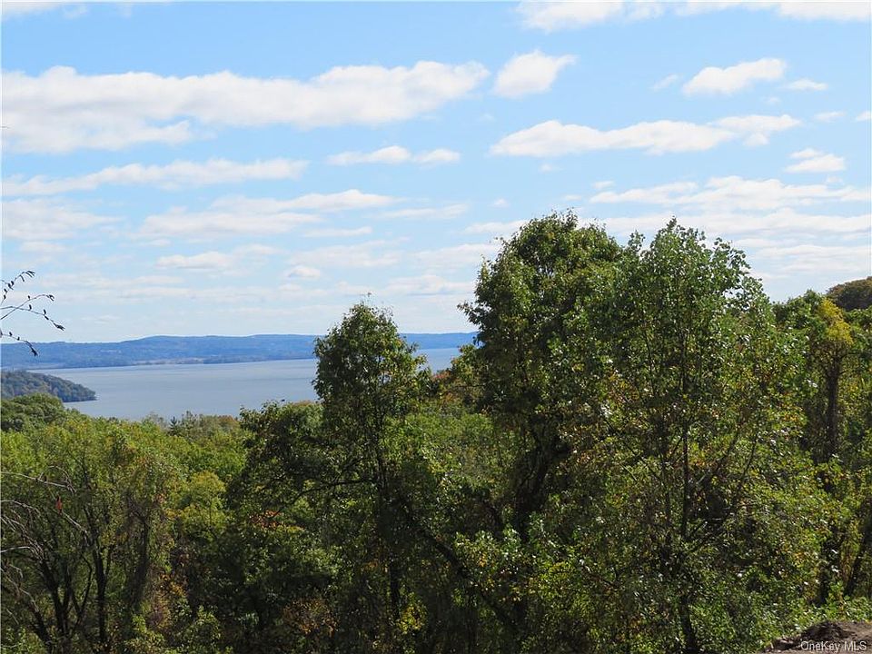 2nd image of 8 Hudson View Dr