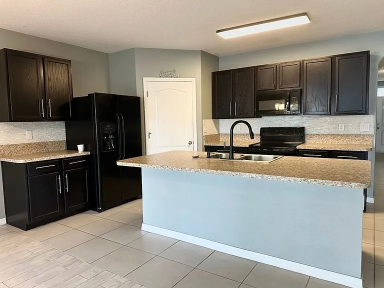 1519 Diamond Loop Dr — Photo 3