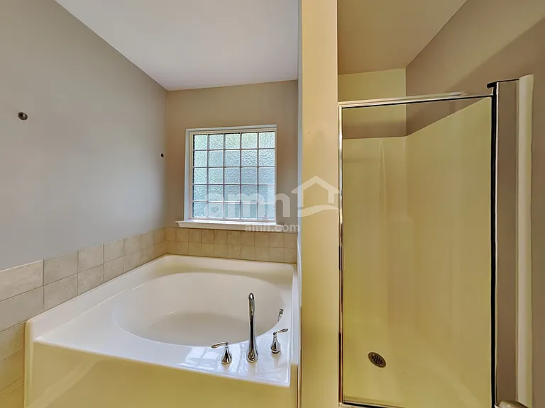1525 Essexwood Dr — Photo 11