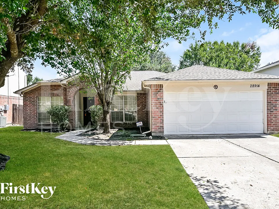 28914 Stone Fox Dr