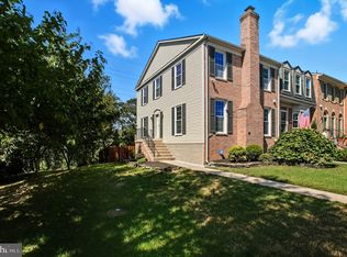6258 Walkers Croft Way, Alexandria, VA 22315