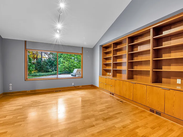 5760 Snowshoe Cir — Photo 32