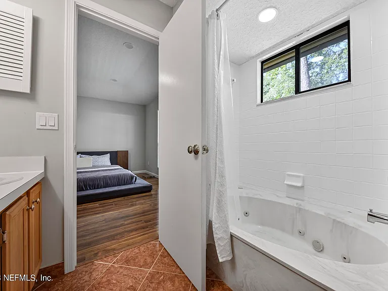 9126 Trevi Cir W — Photo 19