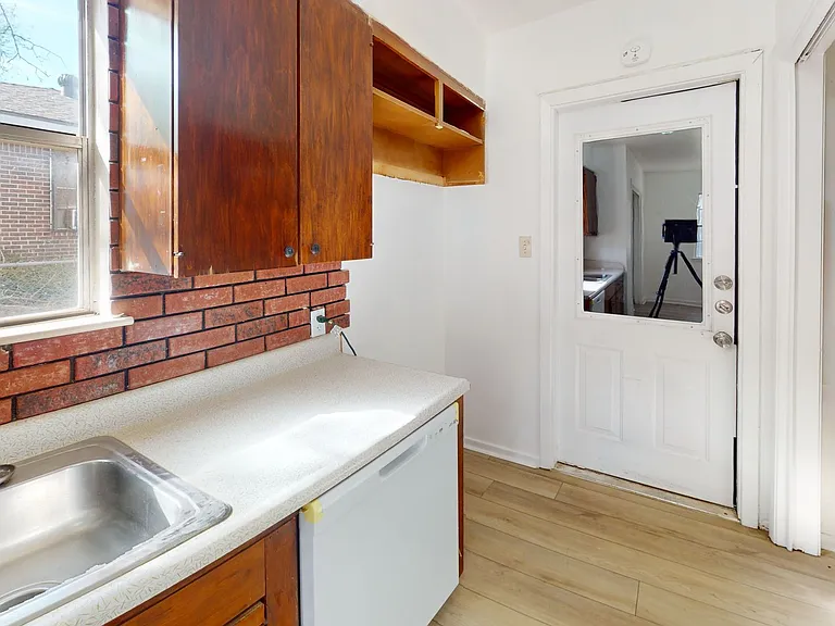 1102 S Ann Blvd — Photo 5