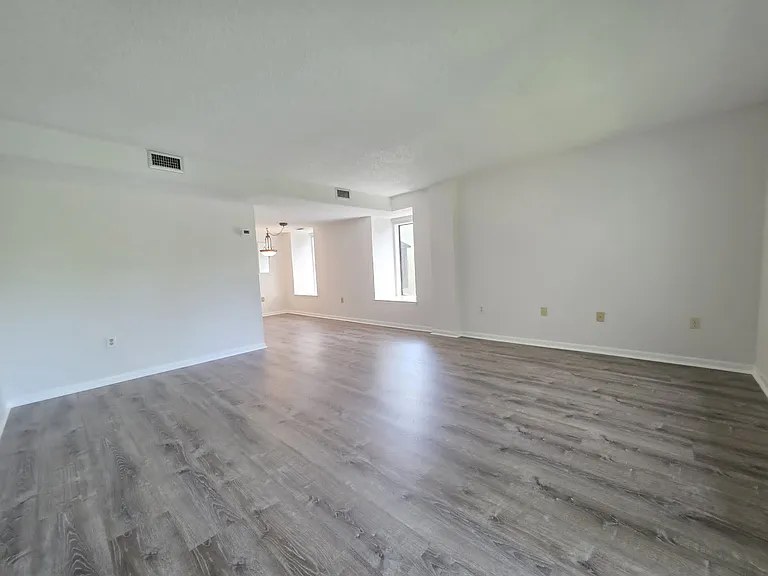 231 Canal Park Dr — Photo 20