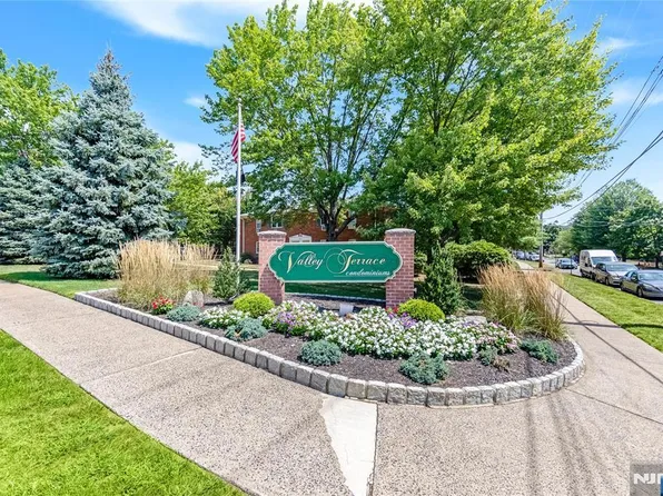 1120 Valley Road, Wayne, NJ 07470