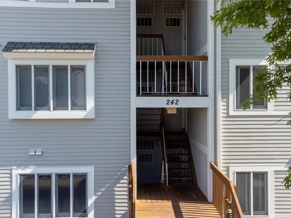 242 W Lakeshore Dr APT E, Port Clinton, OH 43452