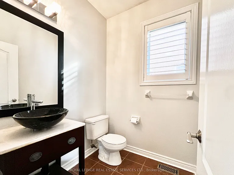 3306 Fox Run Cir — Photo 8