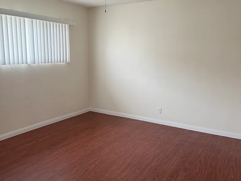 1053 Western Ave #7 — Photo 5