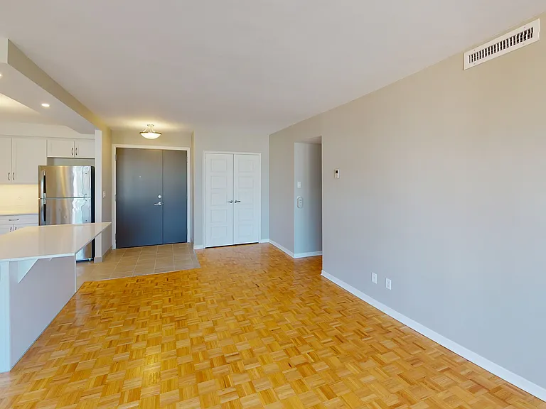111 Wurtemburg St — Photo 36