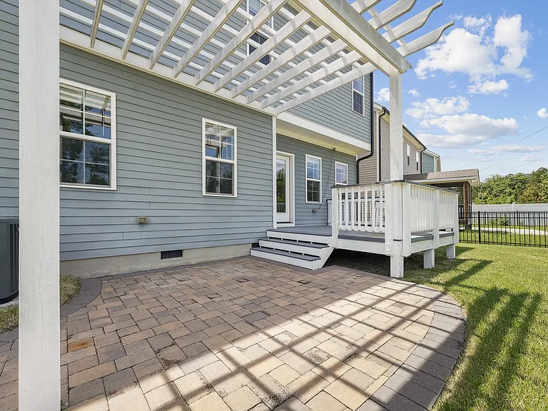 444 Beacon Ridge Blvd — Photo 16