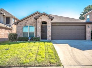 5116 Mirror Lake Dr, Haltom City, TX 76117