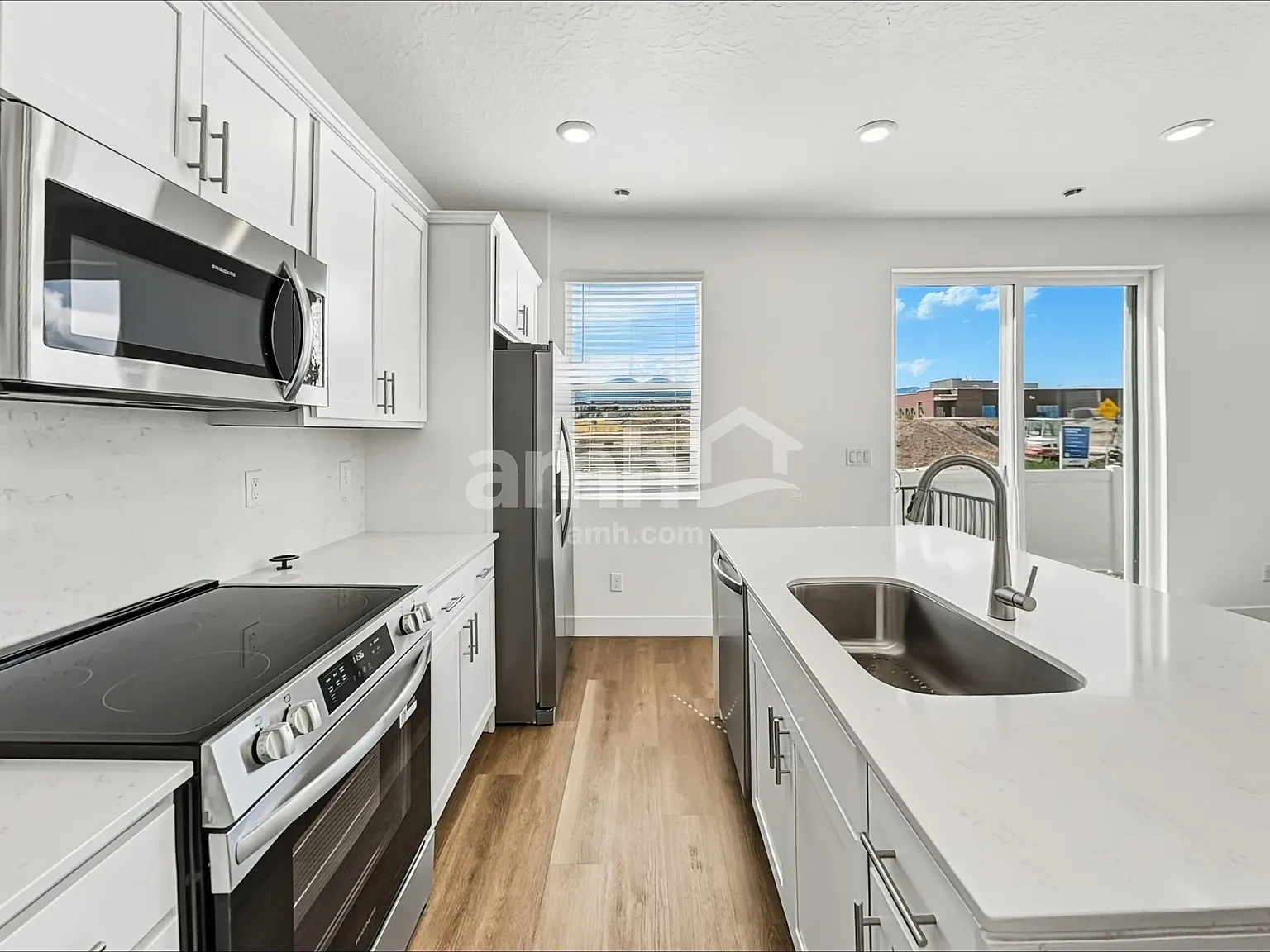 4 bed, 3.5 bath, 1871 sqft, $2,890 — Photo 4